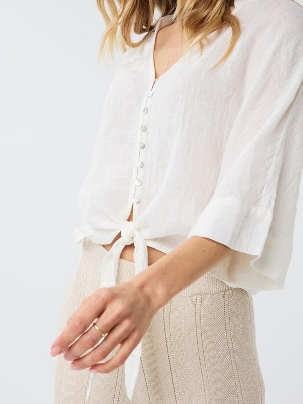 Esqualo 100% linen breezy button-up cropped knot front blouse